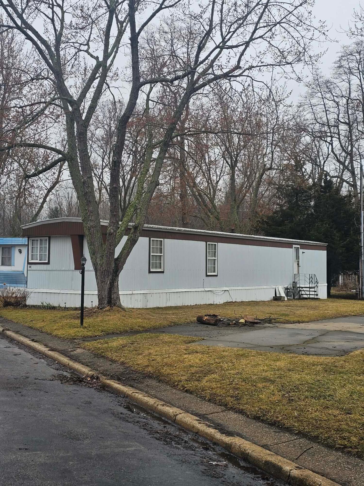 75641 16th Avenue 38