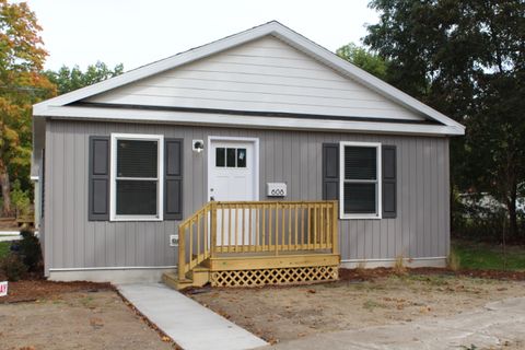 608 Jackson Avenue Muskegon City MI 49442