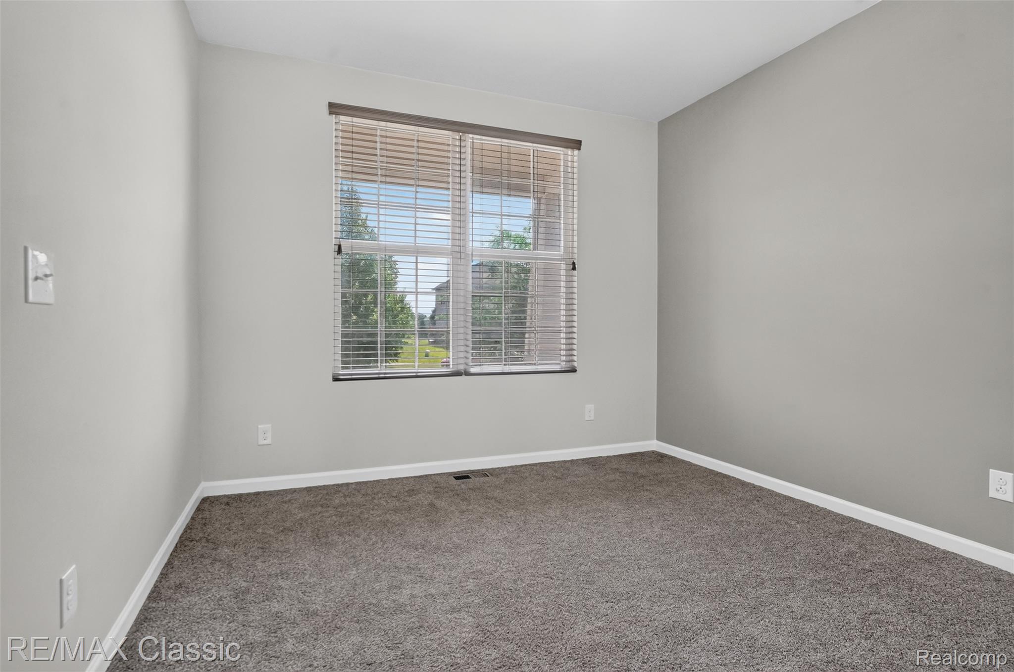 29949 Macintosh Lane