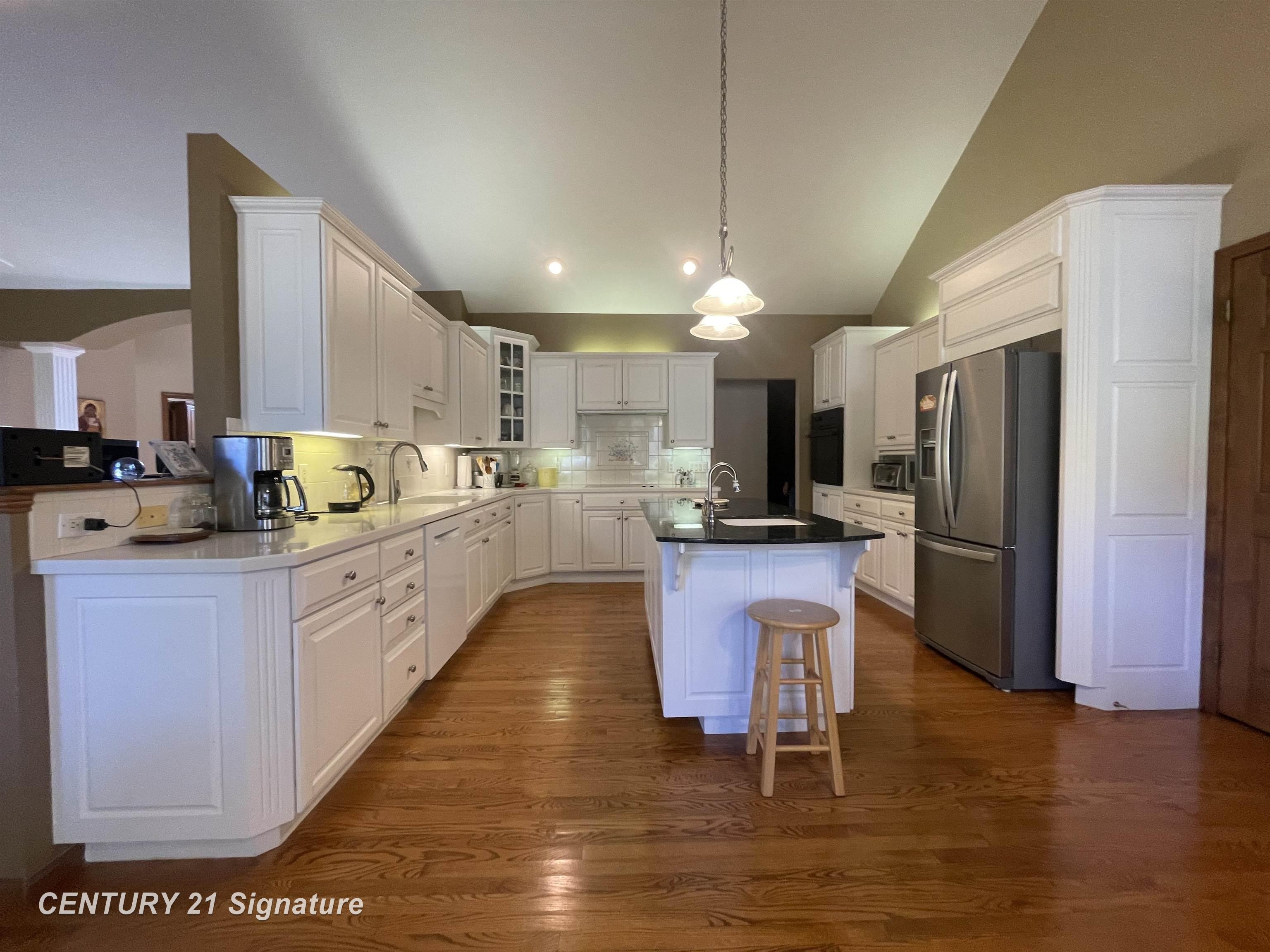 5220 Wyndemere Circle