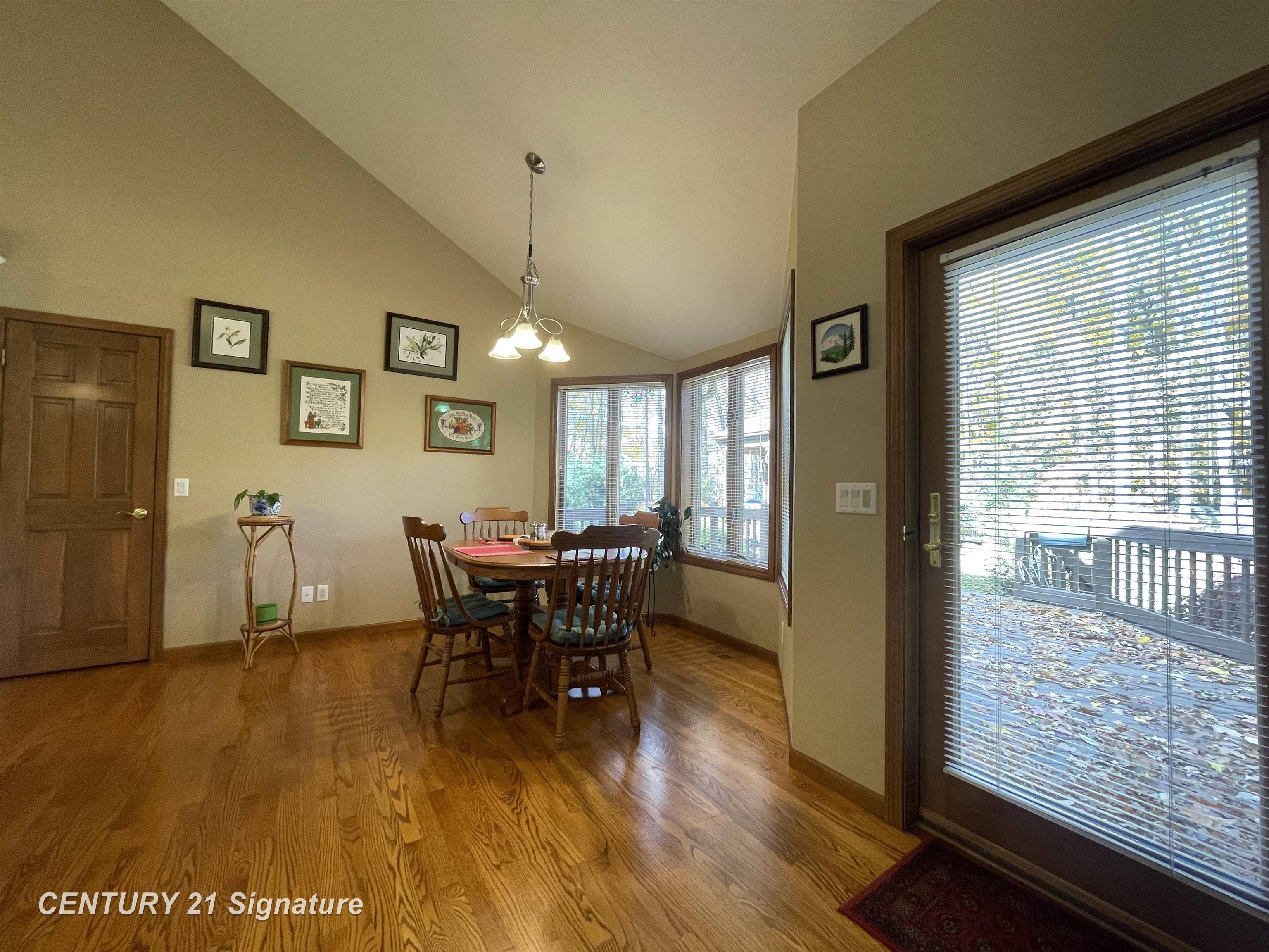 5220 Wyndemere Circle