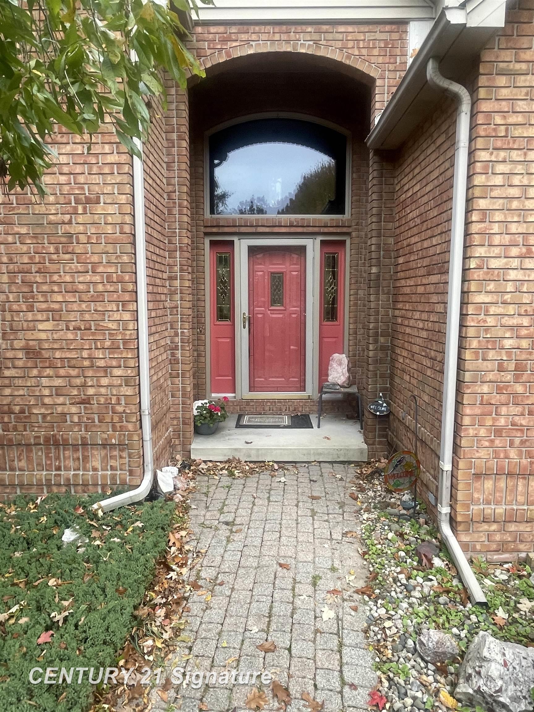 5220 Wyndemere Circle