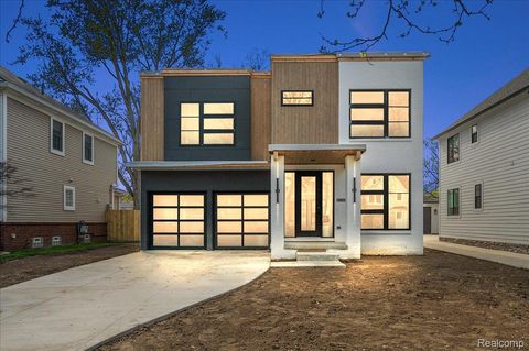 1932 Shipman Boulevard Birmingham City MI 48009