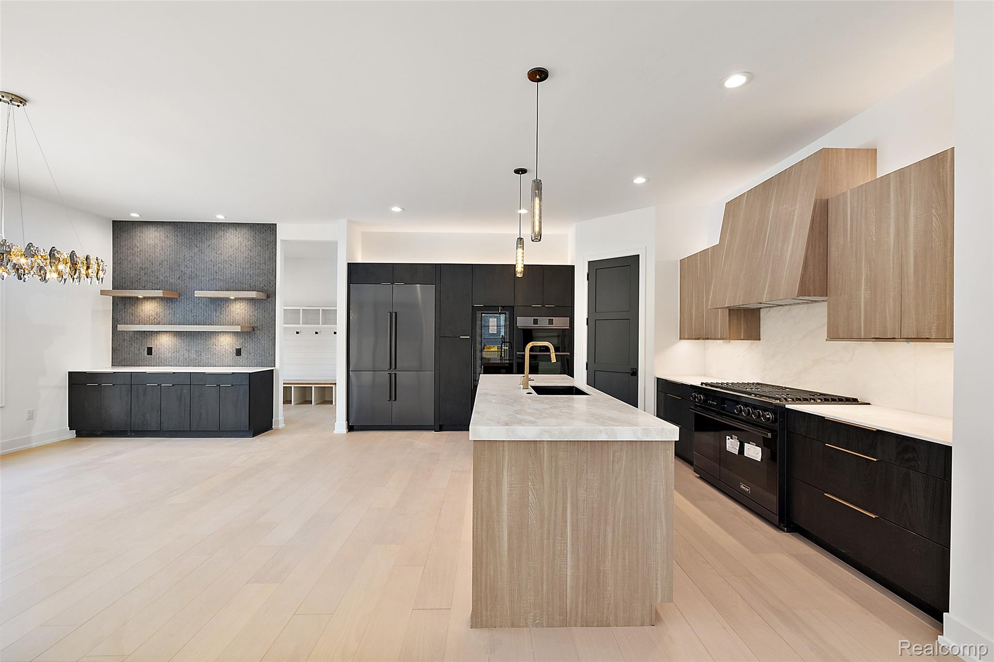 1932 Shipman Boulevard