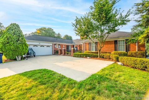 1853 W Bend Drive Bloomfield Hills City MI 48302