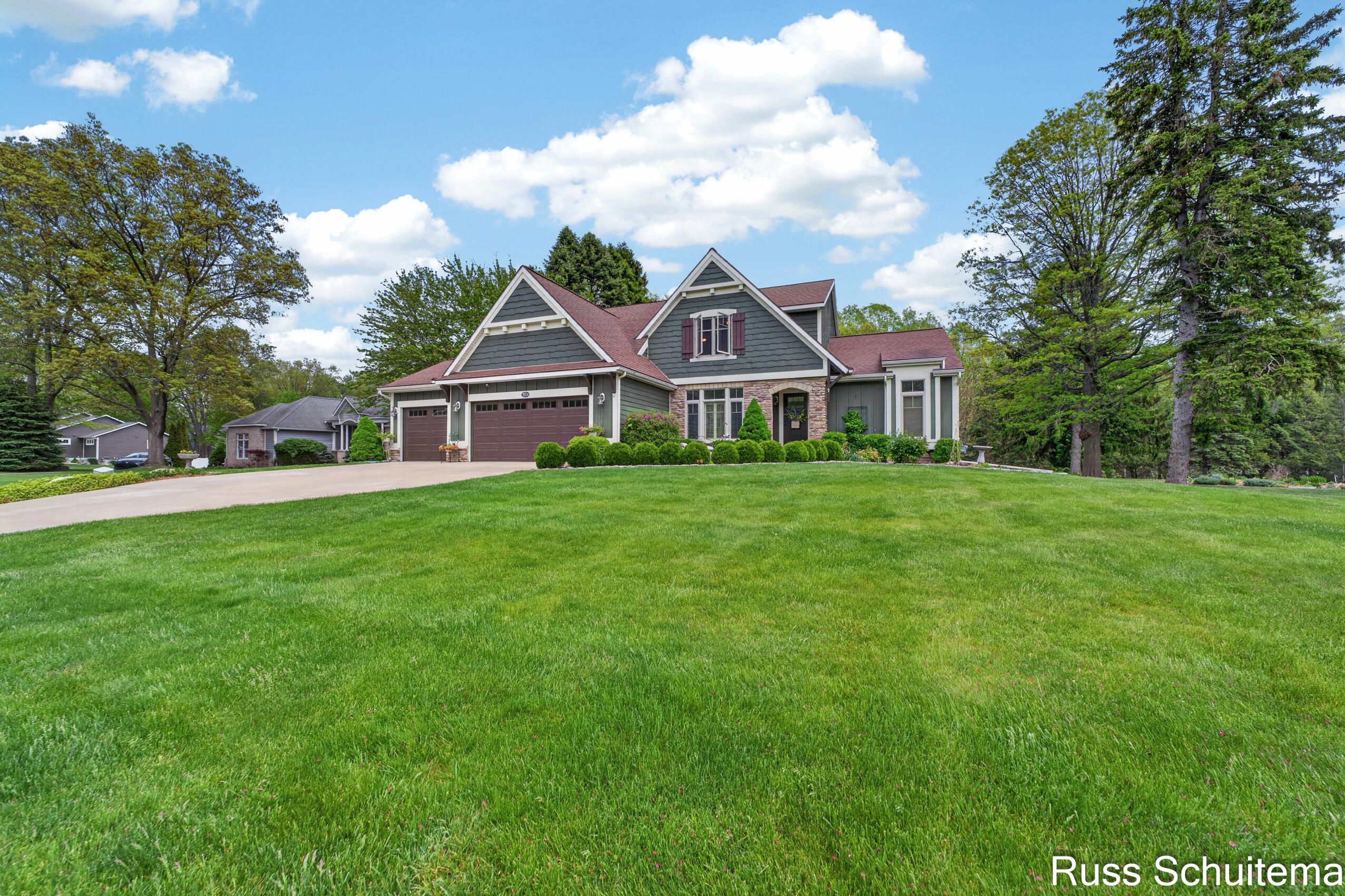 3924 Harbor Breeze Drive