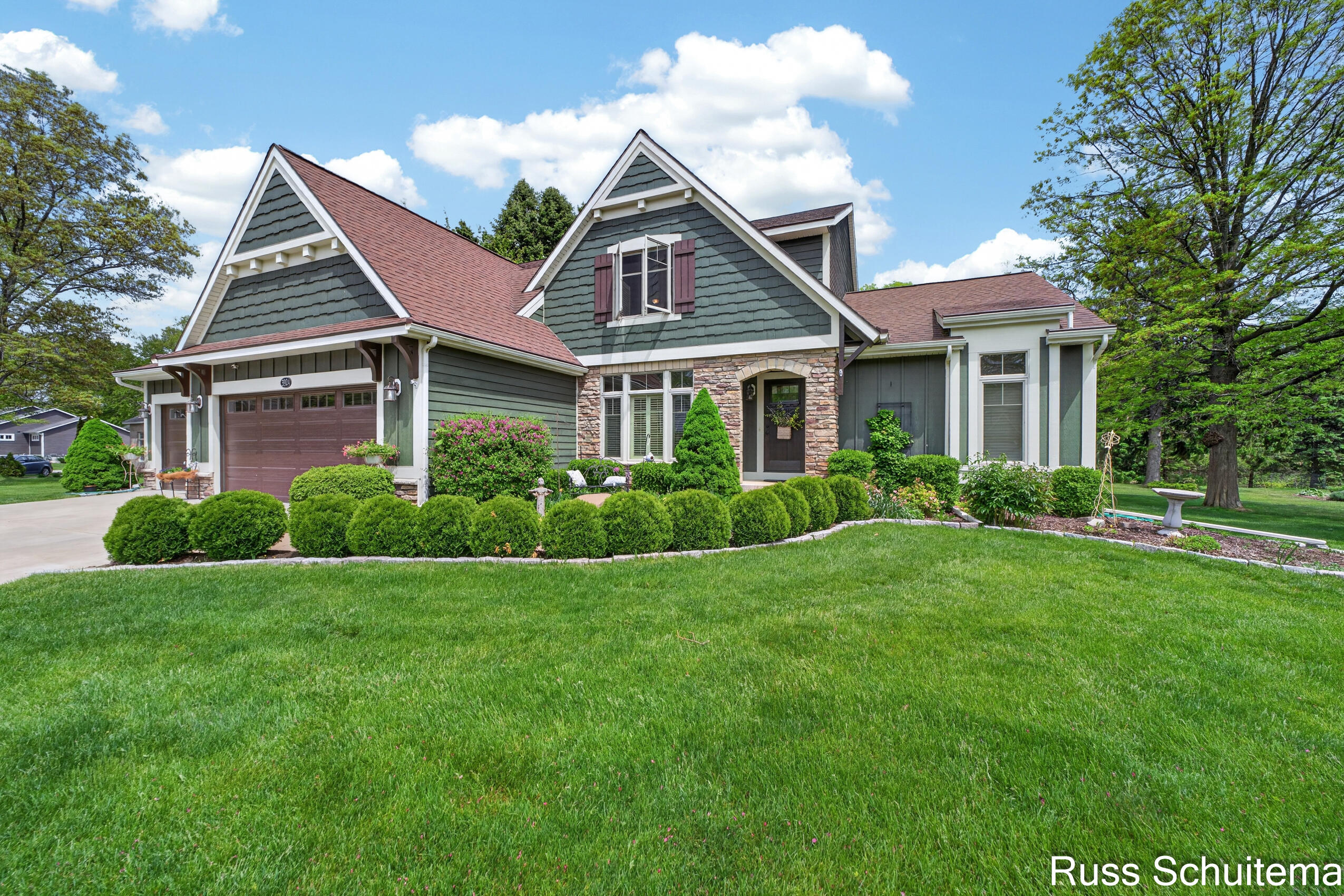 3924 Harbor Breeze Drive