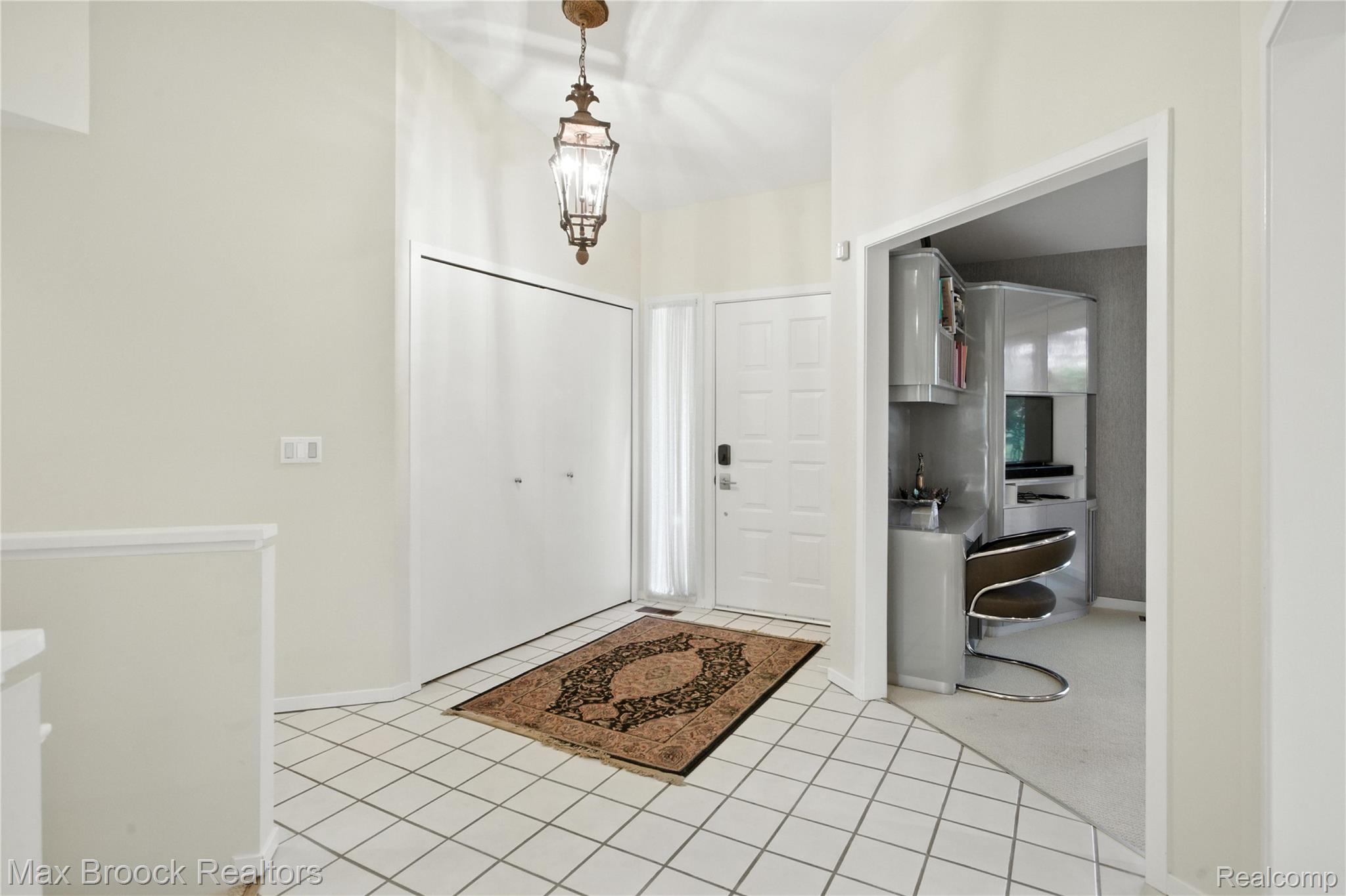 4185 Foxpointe Drive