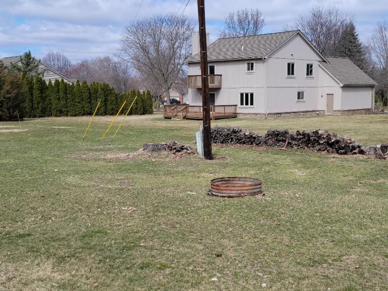 3283 BENNINGTON Drive