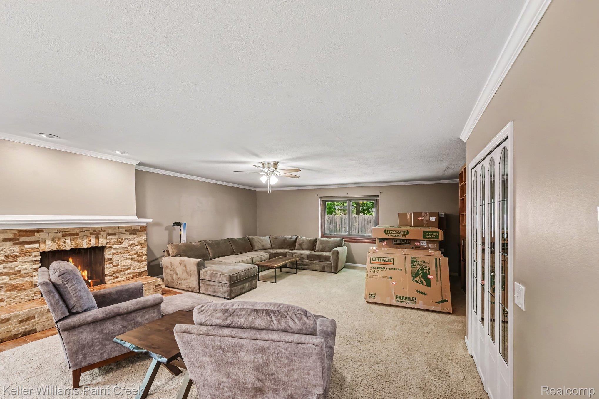 1087 Collingwood Drive