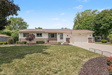 Photo of 1087 Collingwood Drive, Rochester Hills City, MI 48307 (MLS # 20261057037)