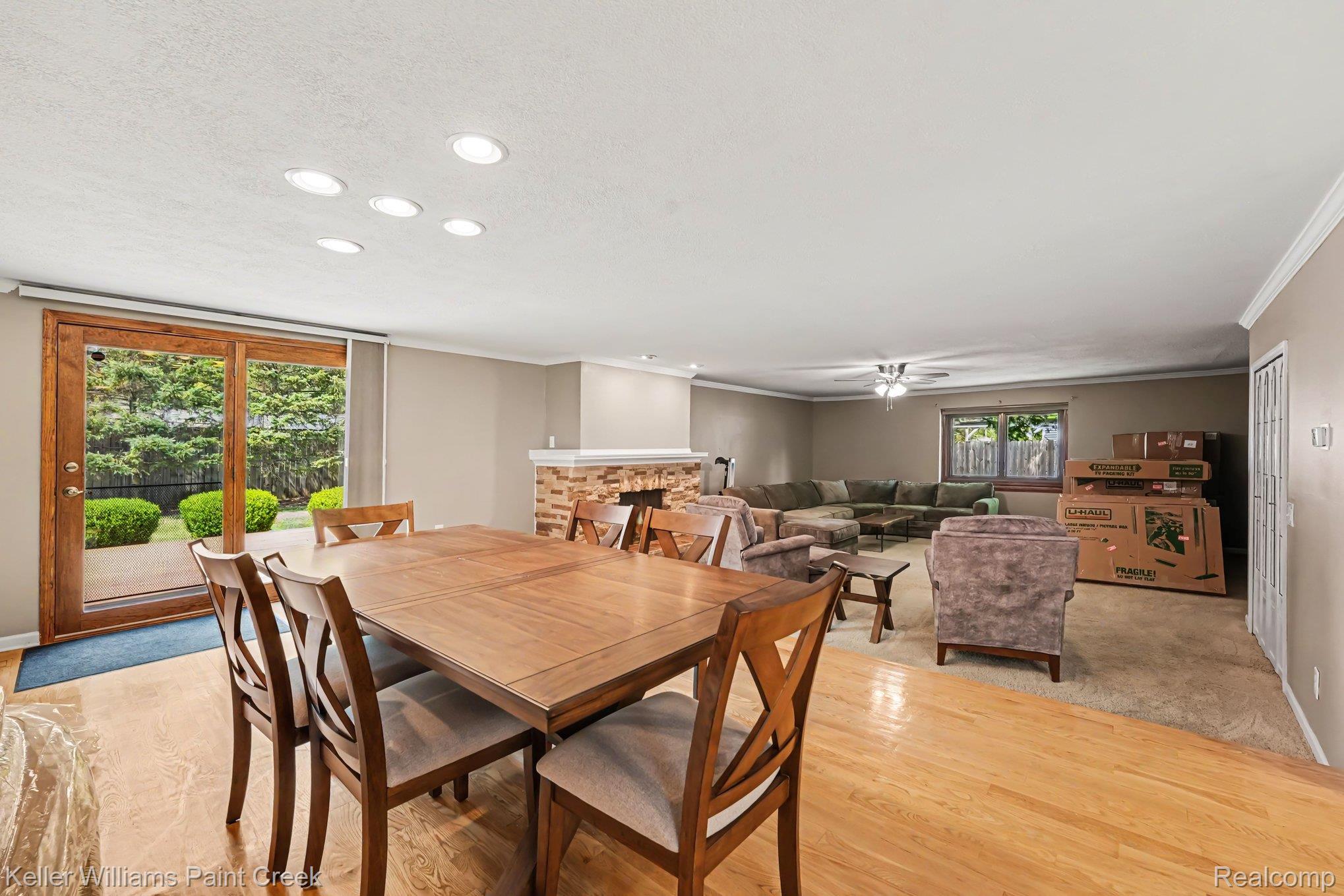1087 Collingwood Drive