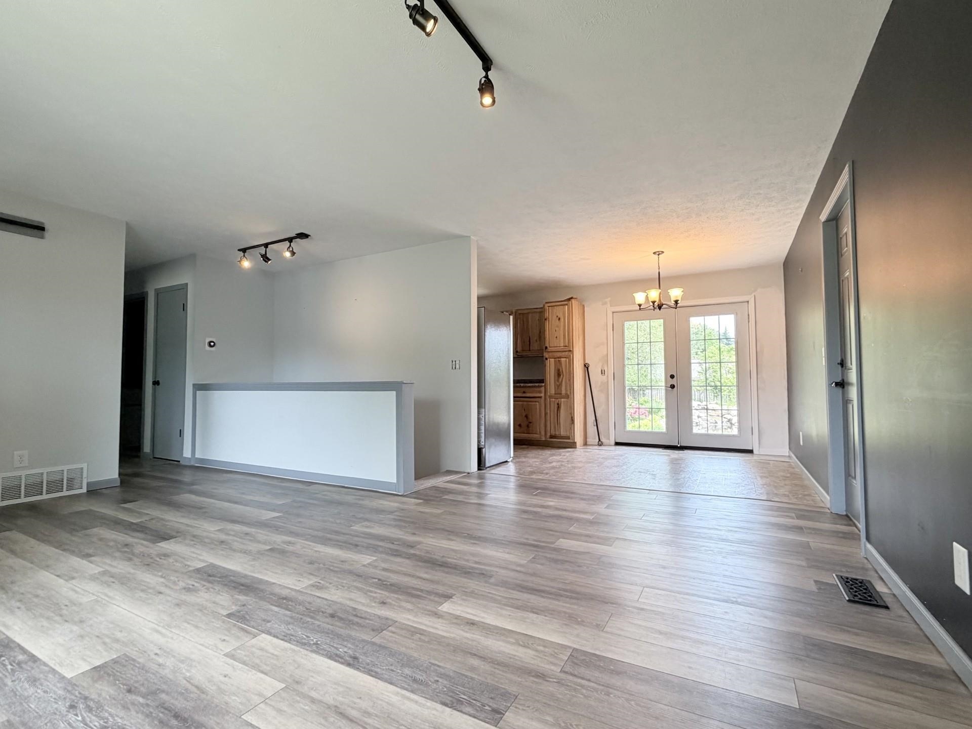 3122 Horseshoe Drive