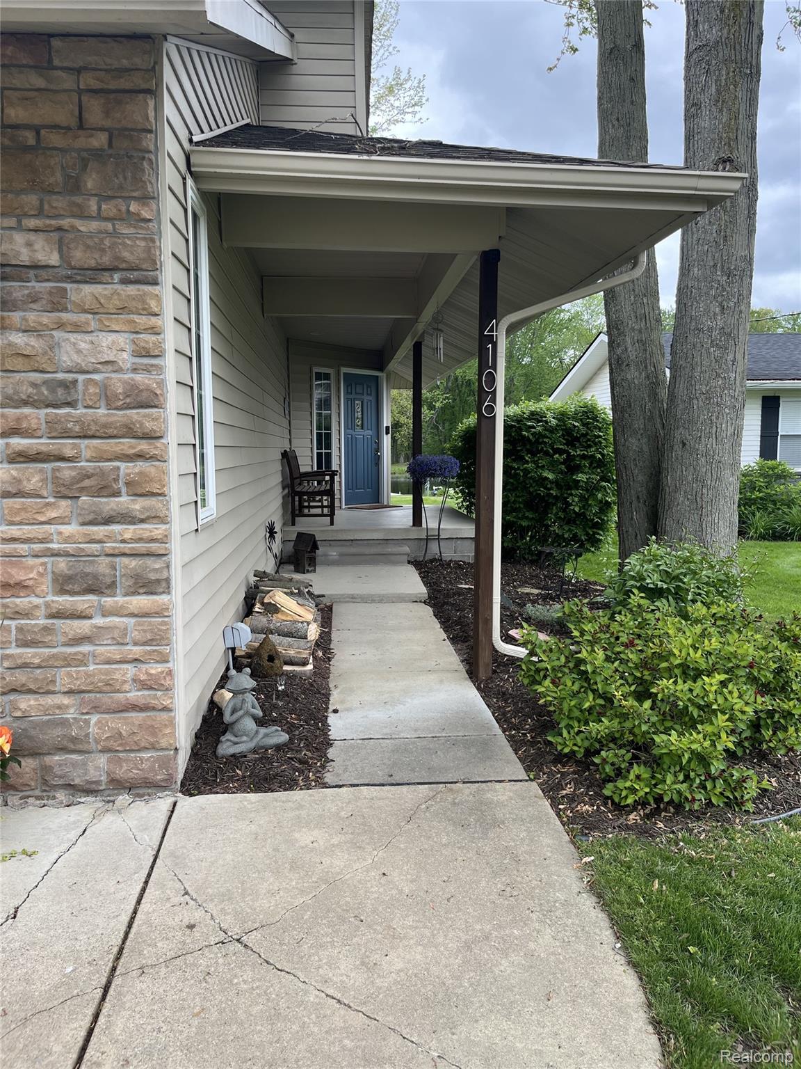 4106 Shoreview Lane