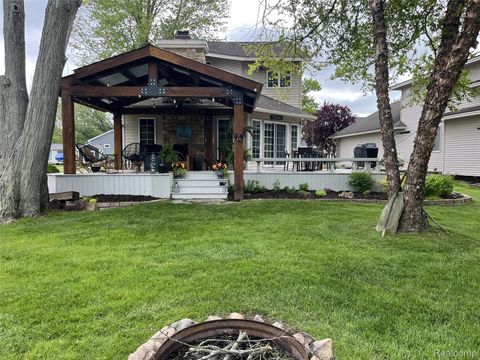 4106 Shoreview Lane Hamburg Township MI 48189