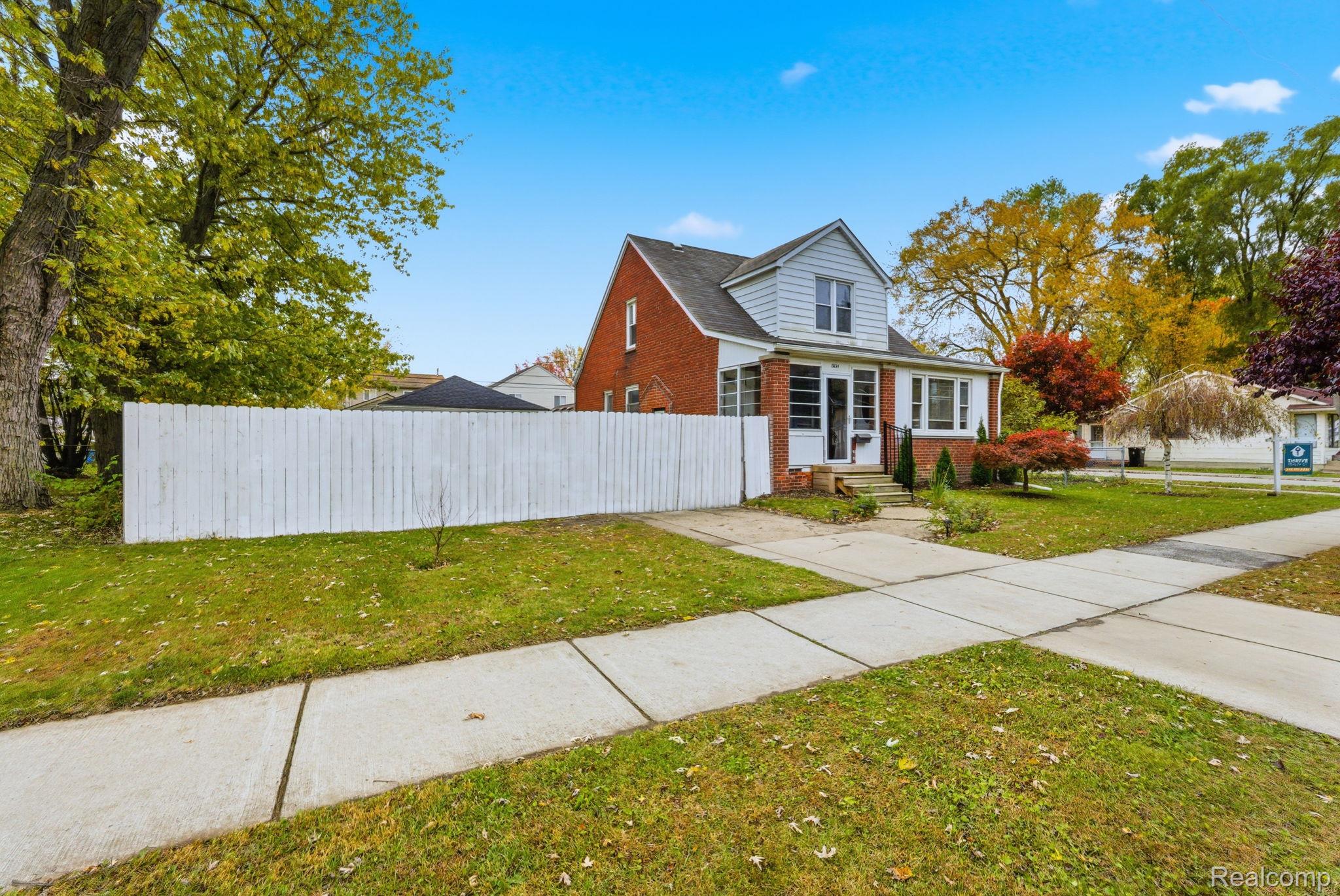 804 E Lincoln Avenue