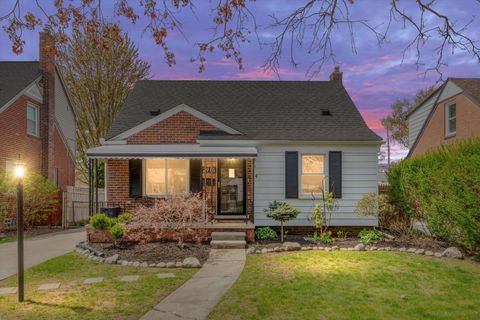 2915 N BLAIR Avenue Royal Oak City Oakland MI 48073