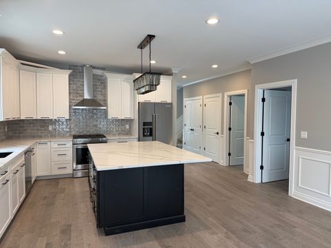 A home in RoyalOakCity_Oakland