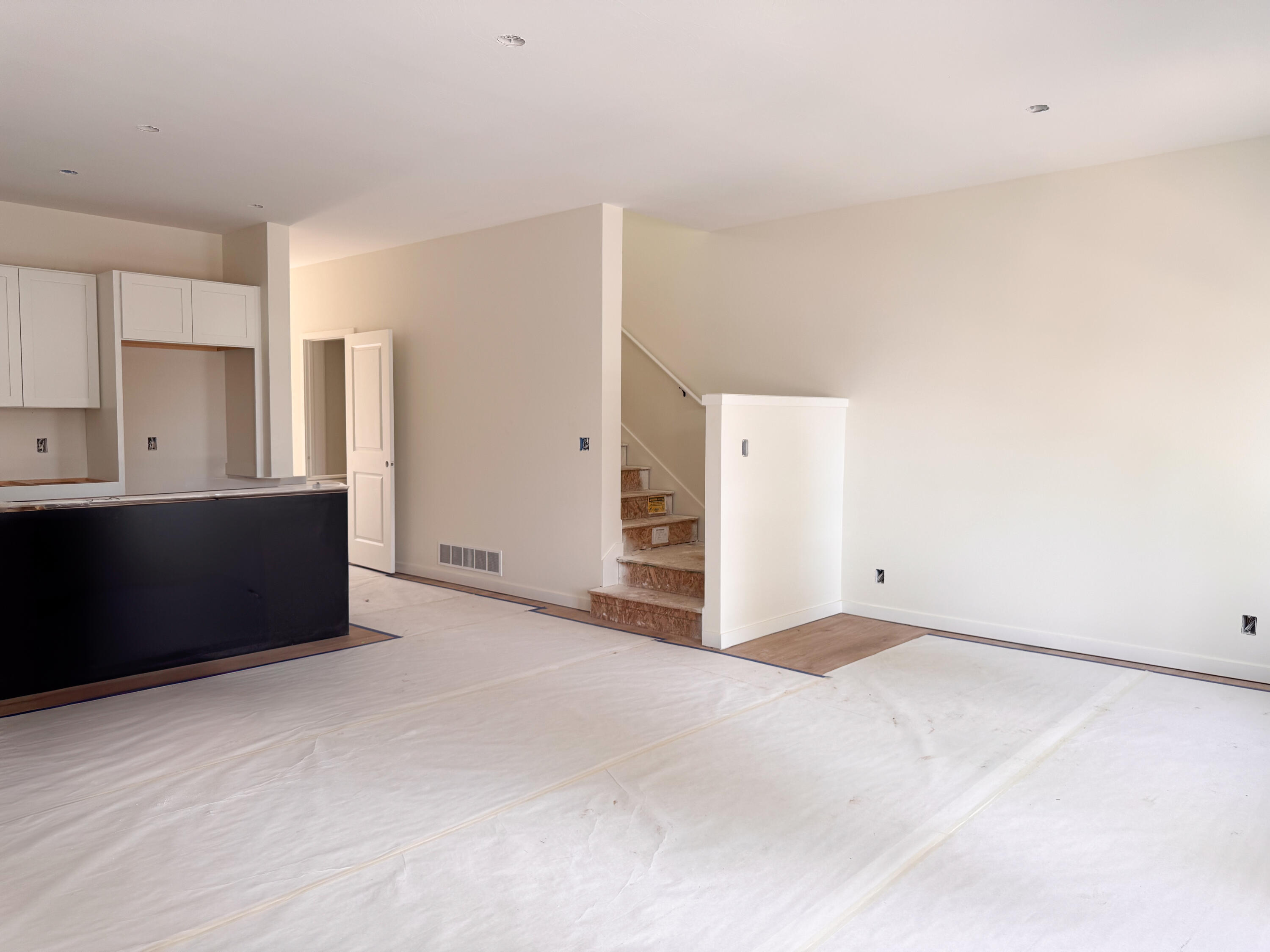 1995 N Shorewood Lane 2