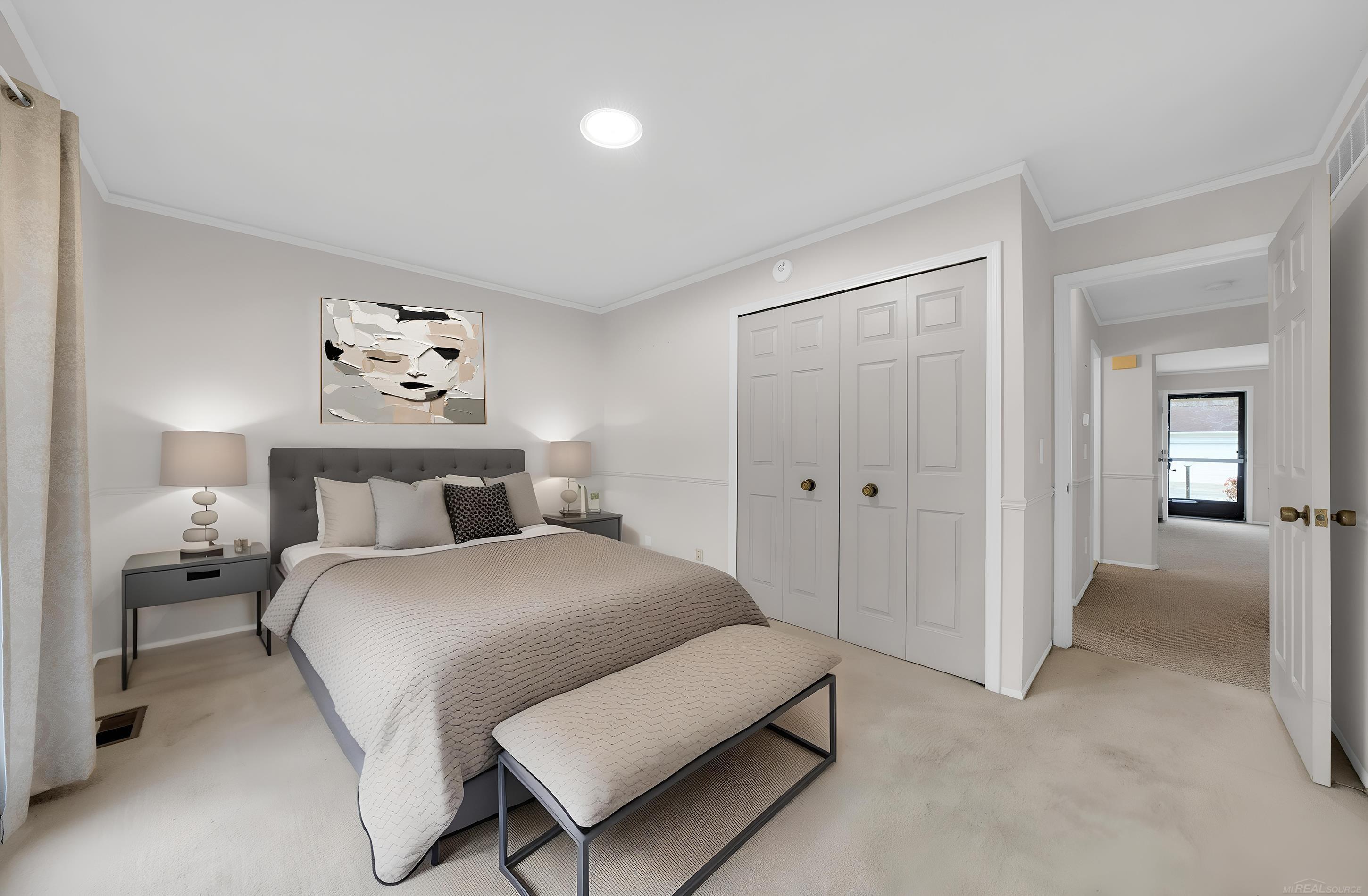 38125 E Maple Forest