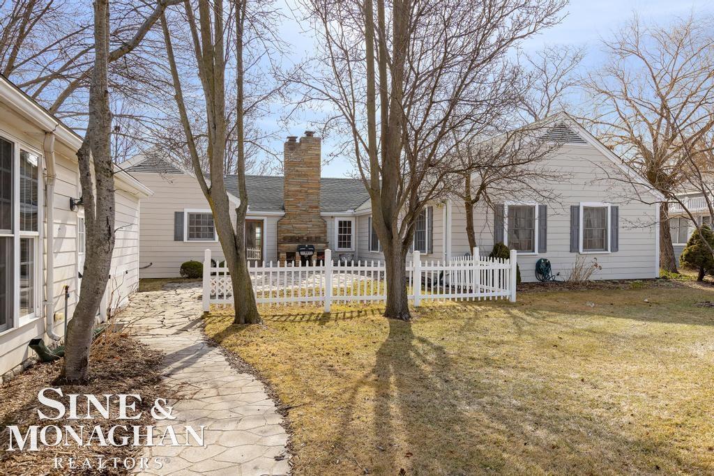 9811 S Channel Drive