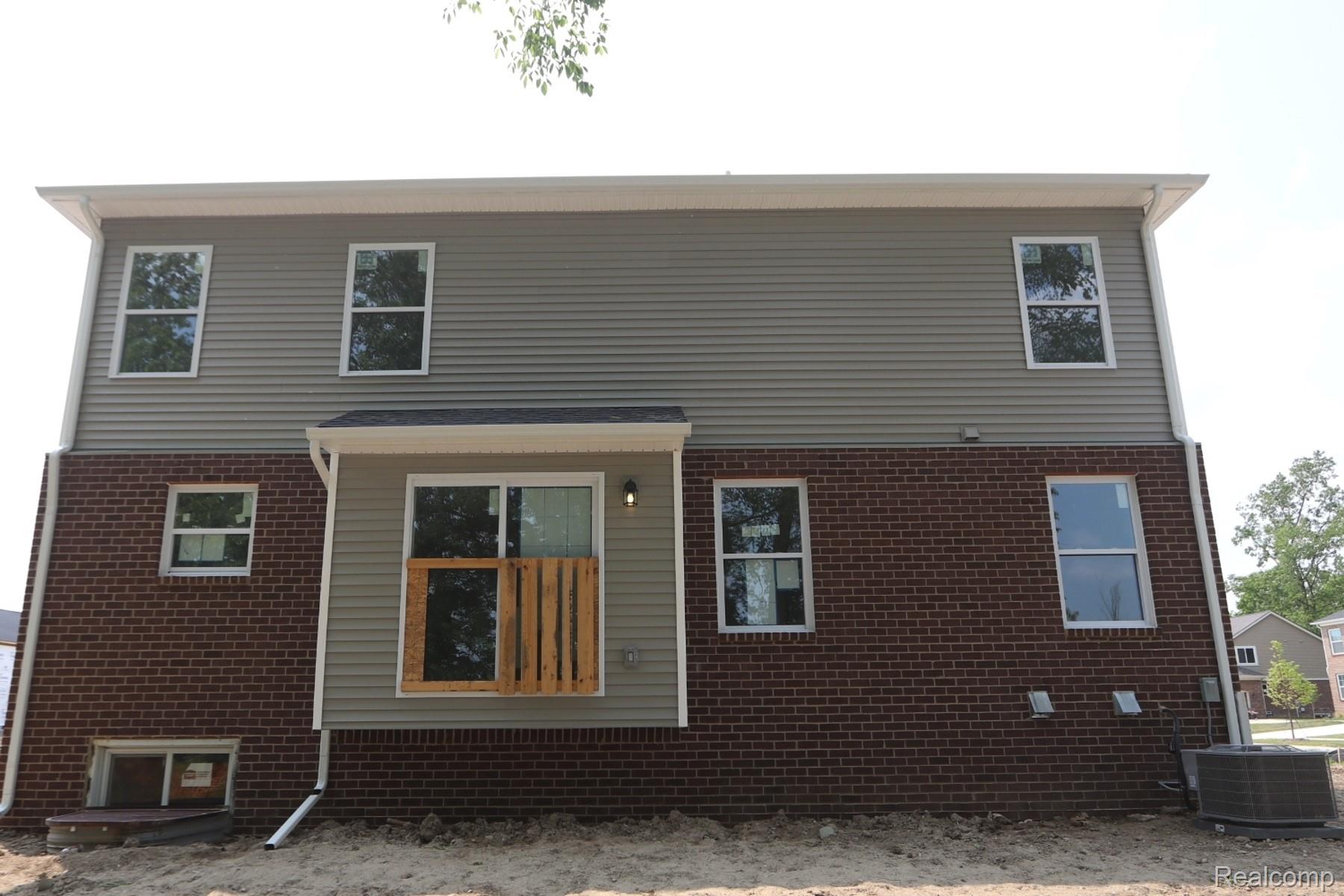 14065 Old Oak Trail