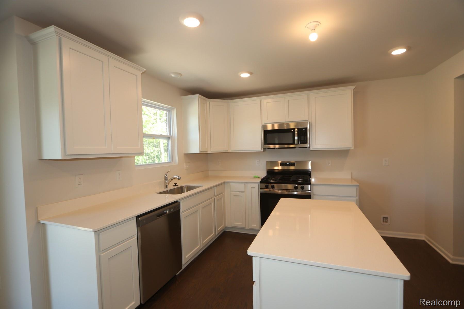 14065 Old Oak Trail