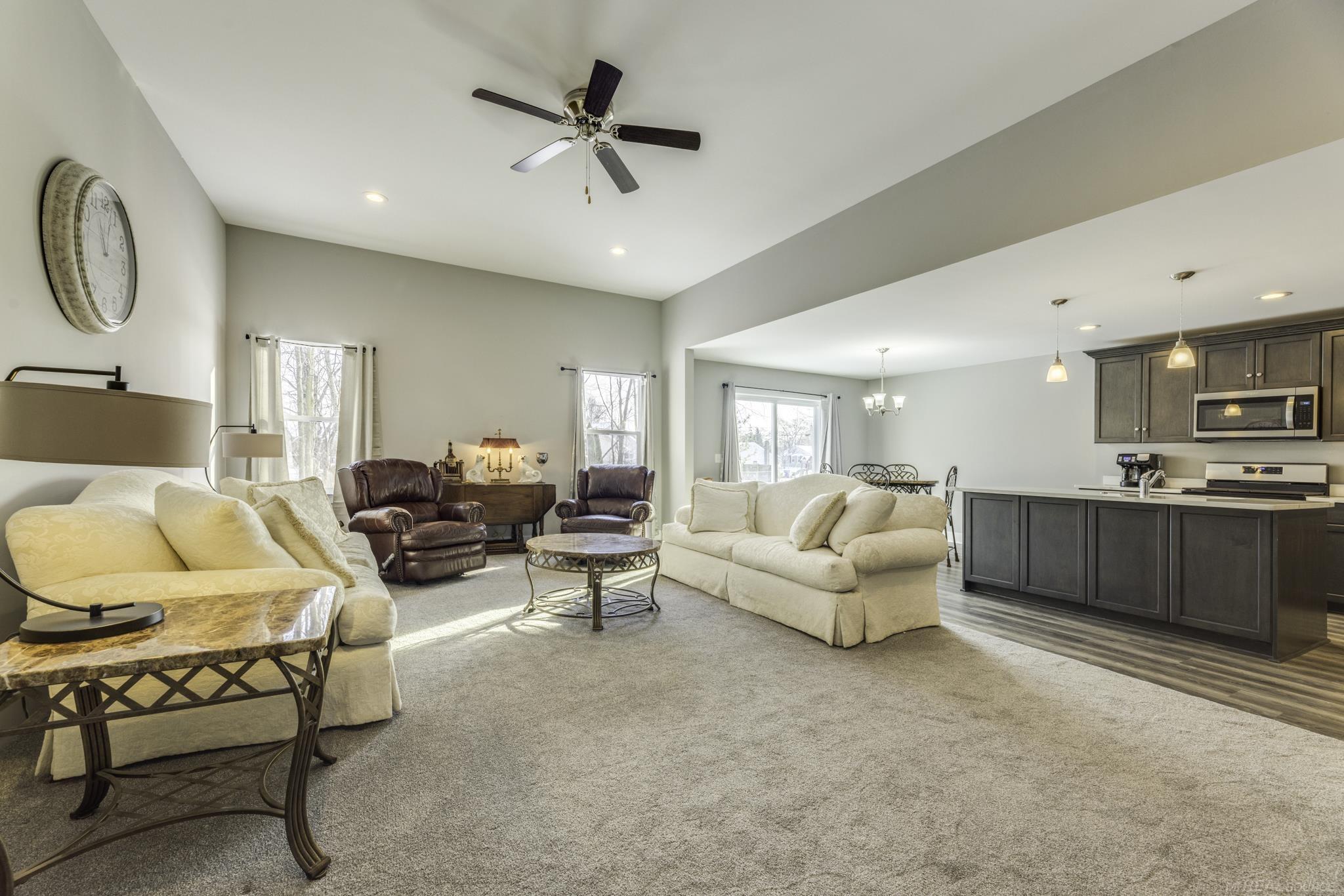 4475 River Road Road