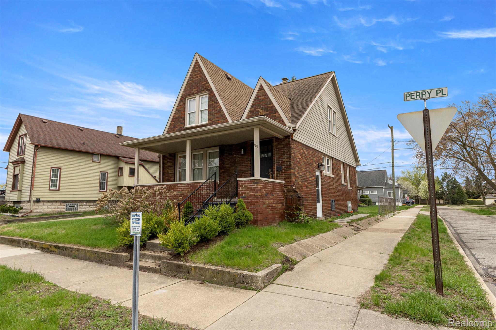 93 Perry Place