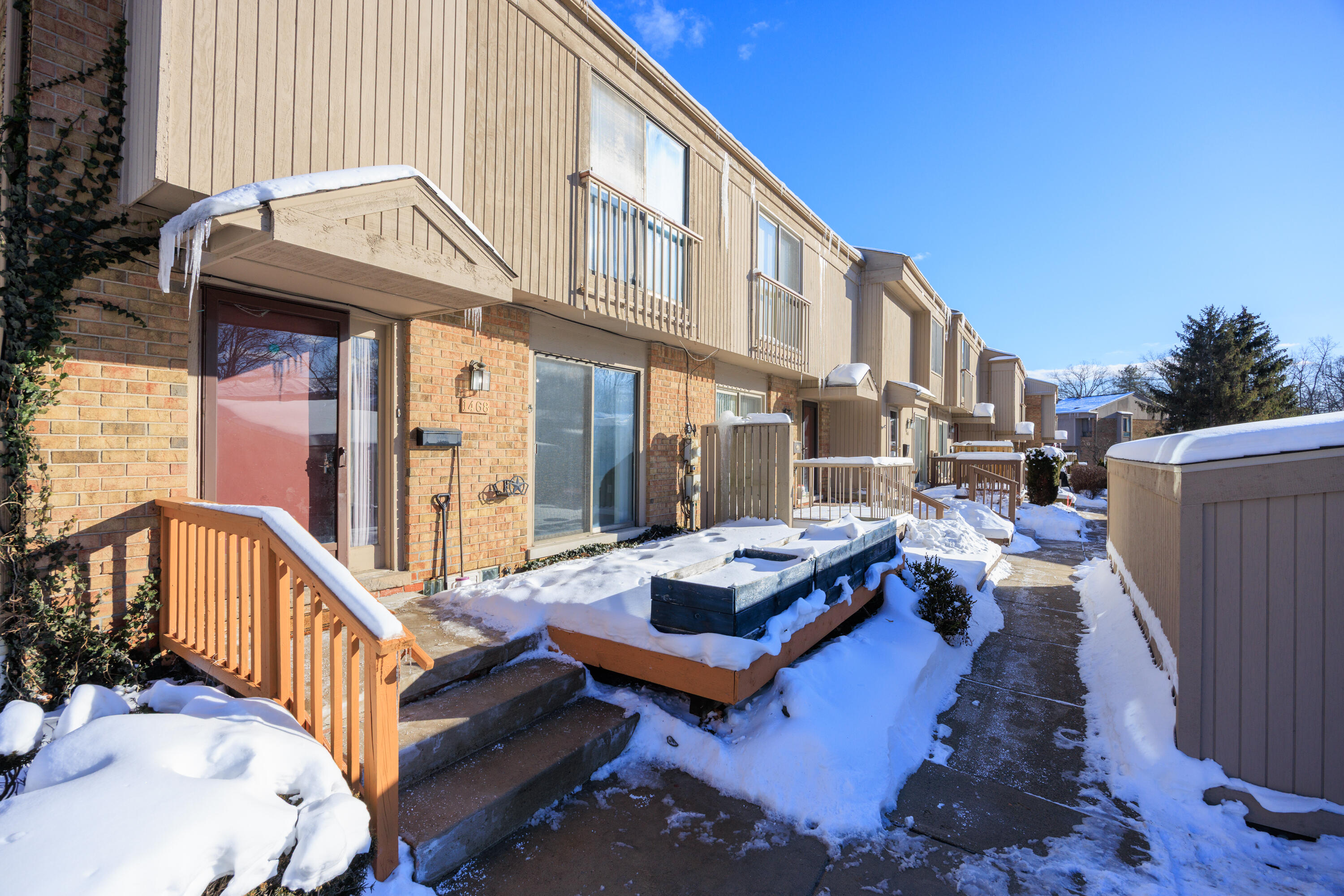 1468 Oakbrook East Drive