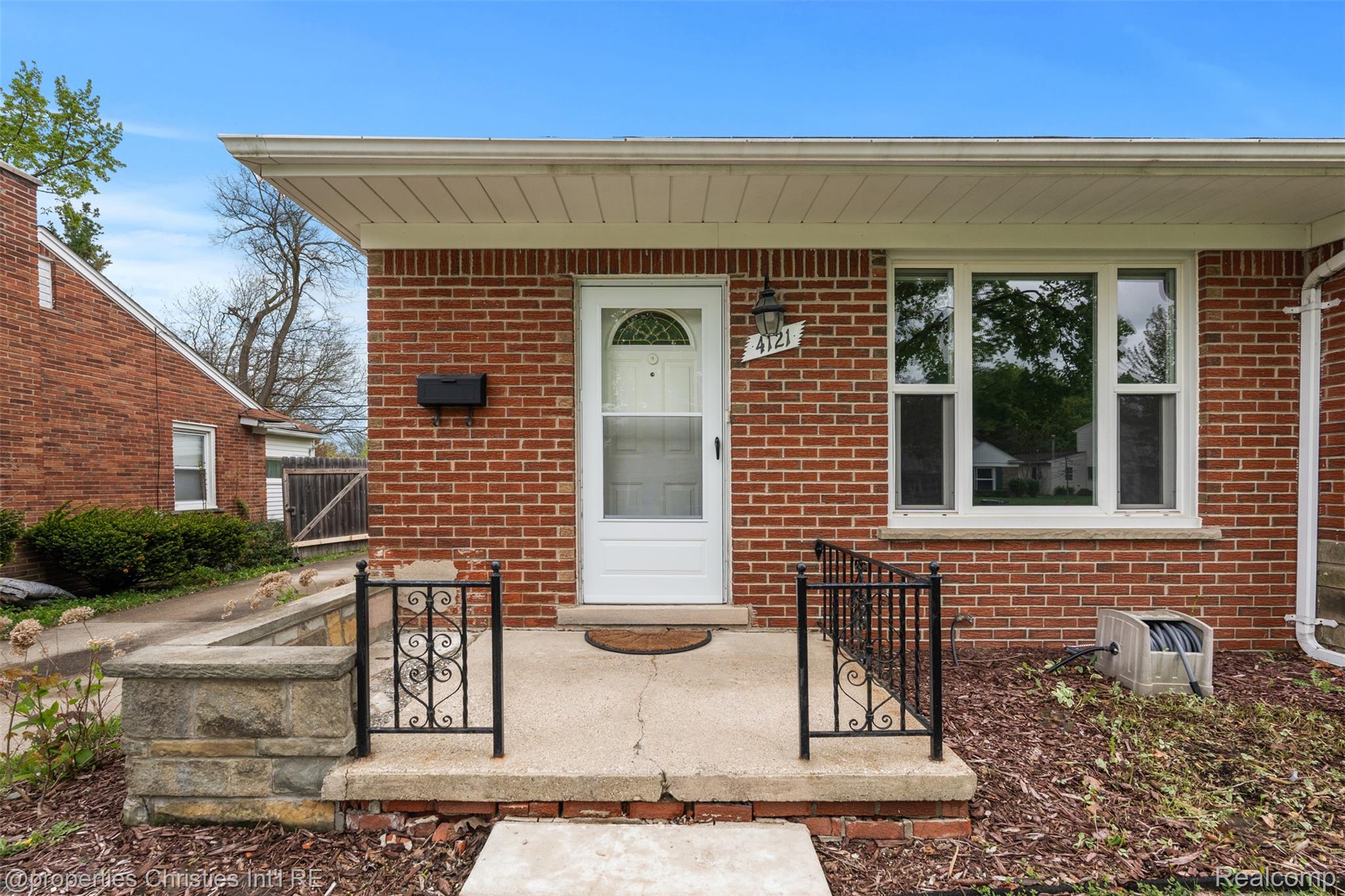 4121 Amherst Road