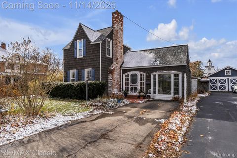 108 Washington Street Holly Village MI 48442