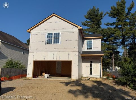 9400 Roland Drive Hamburg Township MI 48116