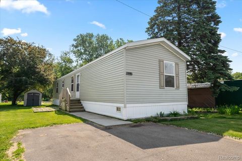 11731 Valerie Lane Green Oak Township MI 48189