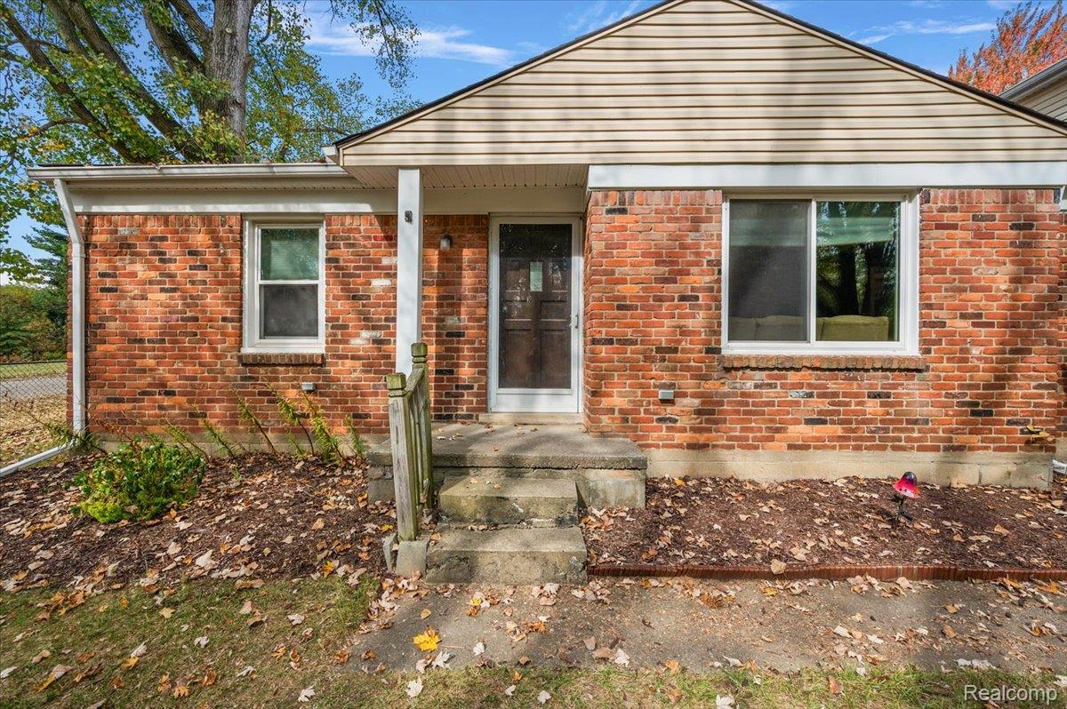 2262 Hammerslea Road