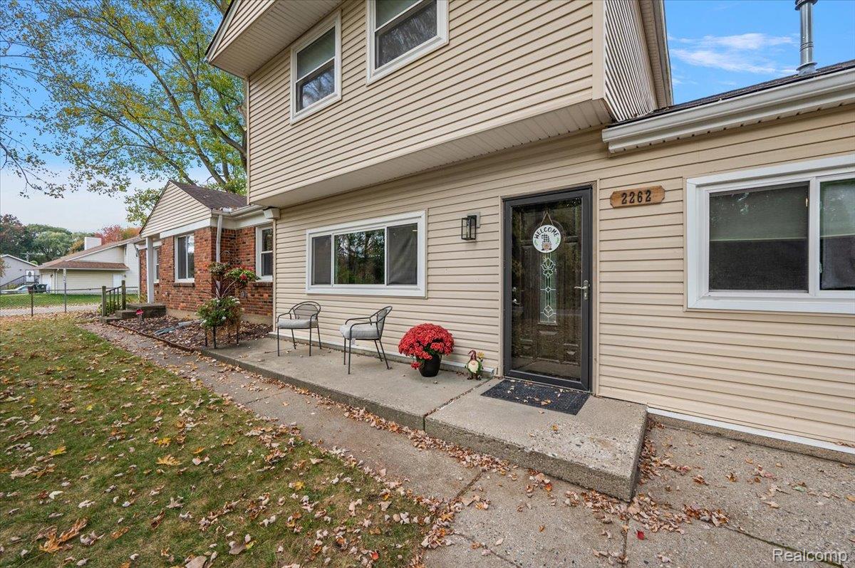 2262 Hammerslea Road