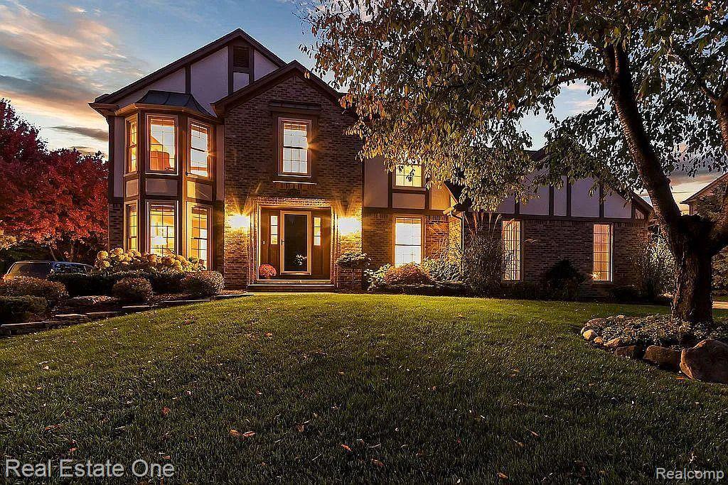 9377 Pineview Drive