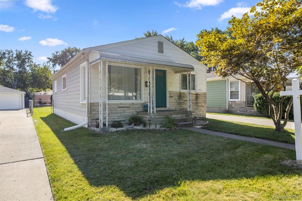 4421 EDGEWOOD ST, DEARBORN HEIGHTS, MI 48125 - Image aa7d8f84d3544b6a4ecd992d12ea8150/375396219