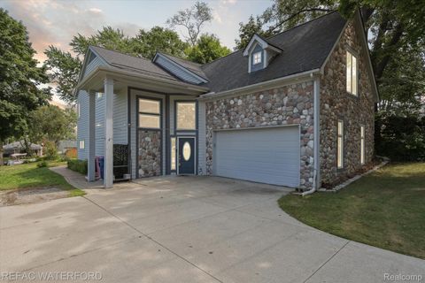 3940 Maiden Street Waterford Charter Township MI 48329
