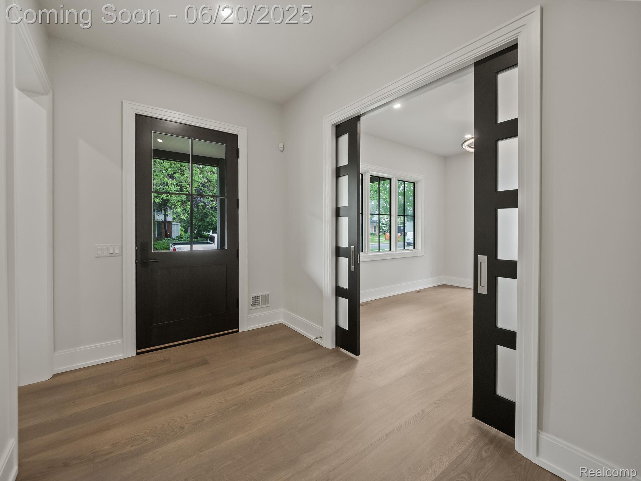 1120 LYONHURST Street