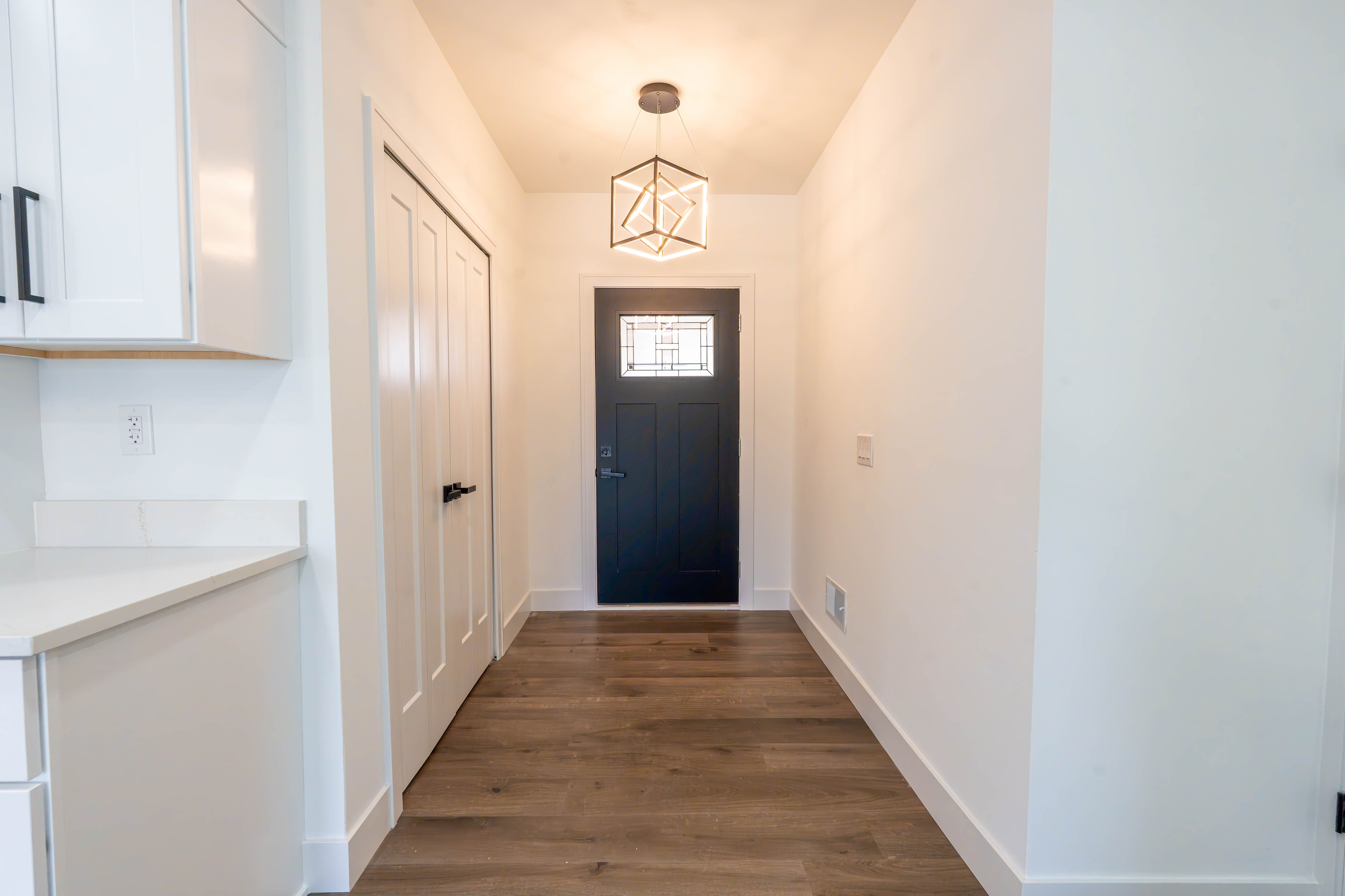 822 DAHLIA Lane