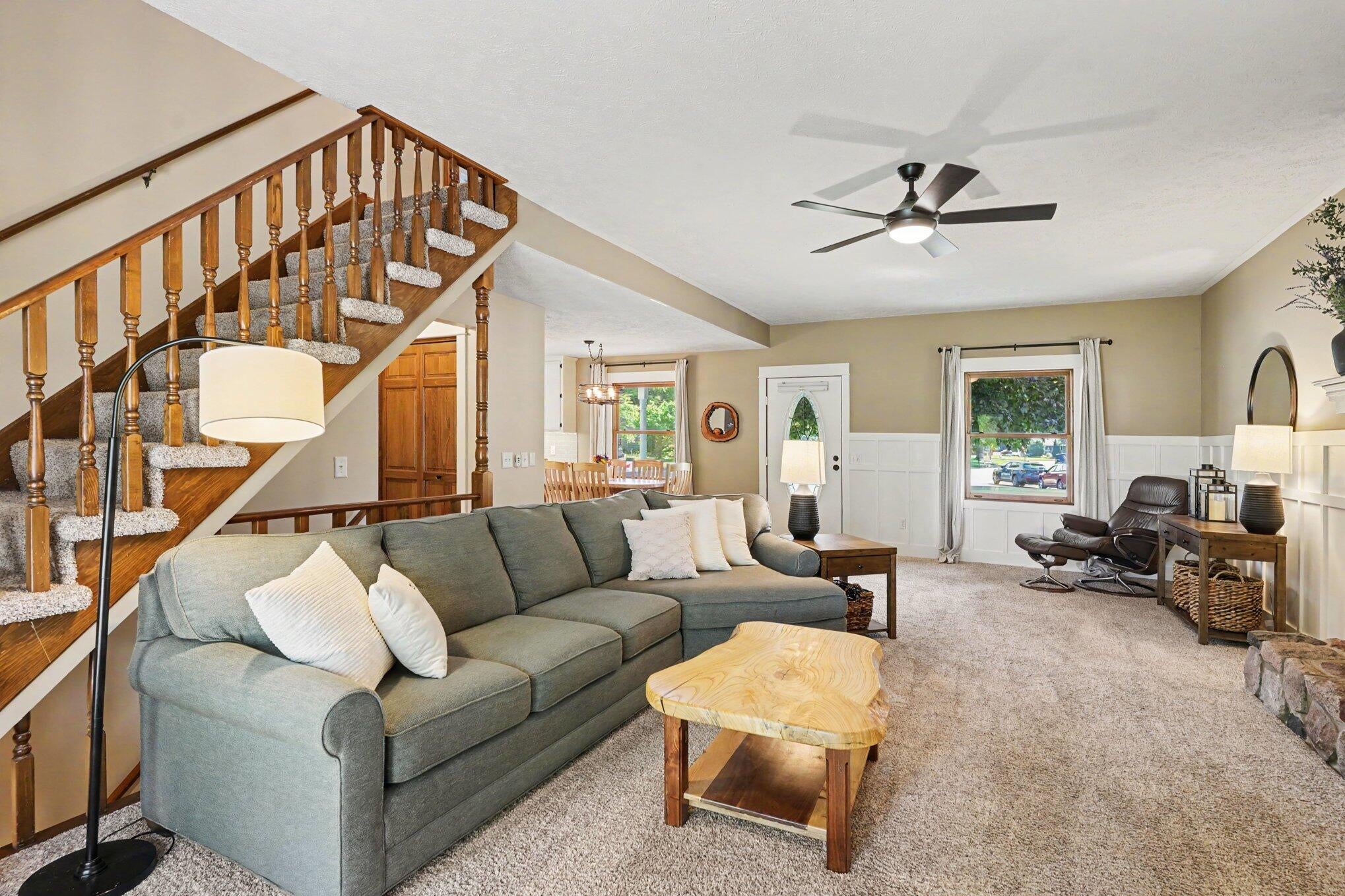 13813 Fox Trail Drive