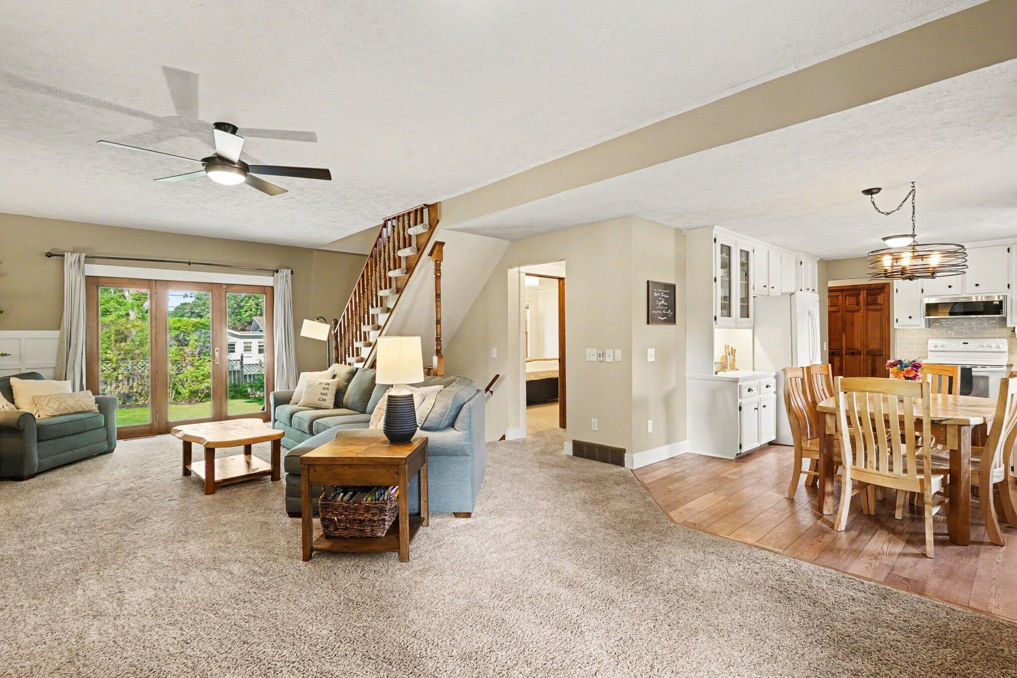 13813 Fox Trail Drive