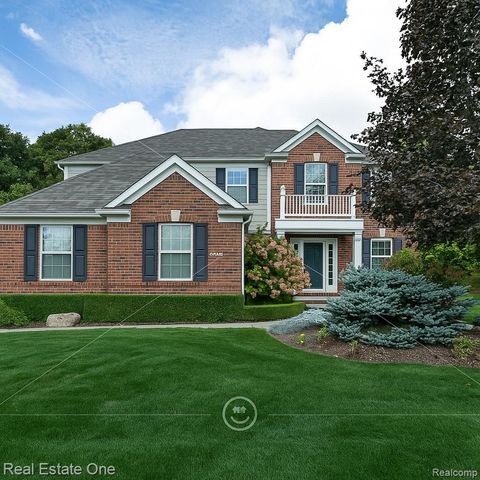 Photo of 3230 Park Meadow Drive, Lake Orion Village, MI 48362 (MLS # 20251039329)