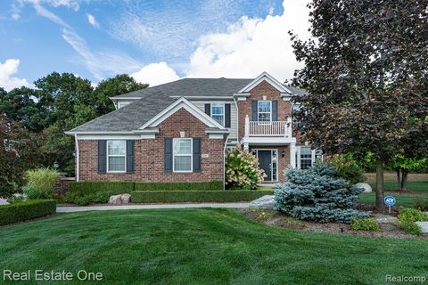 Photo of 3230 Park Meadow Drive, Lake Orion Village, MI 48362 (MLS # 20251039329)