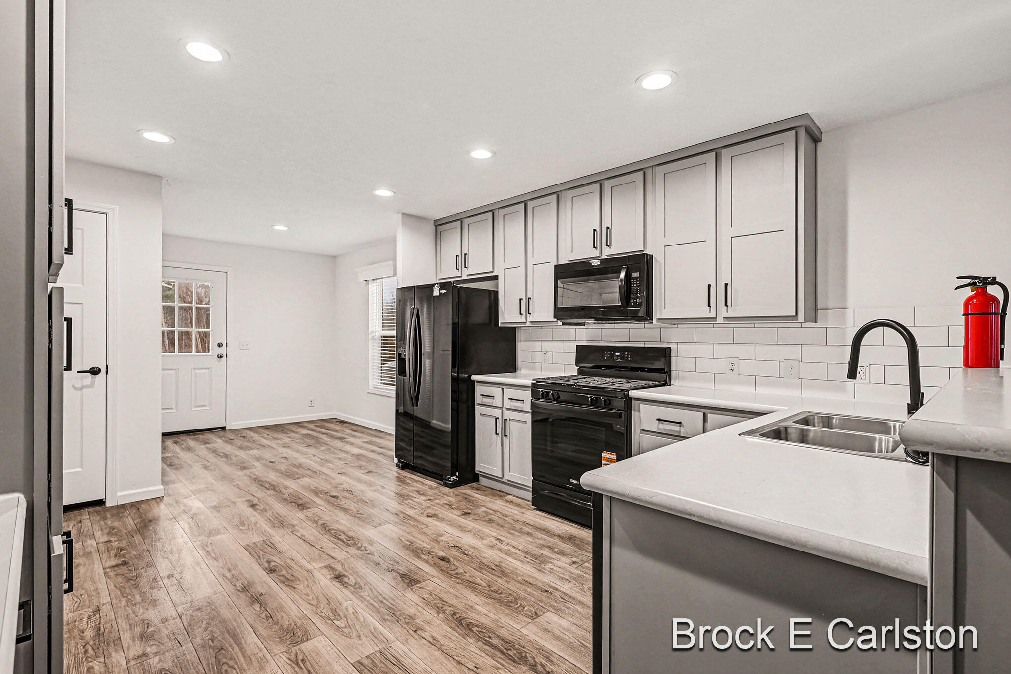 1283 E Ellis Road 29