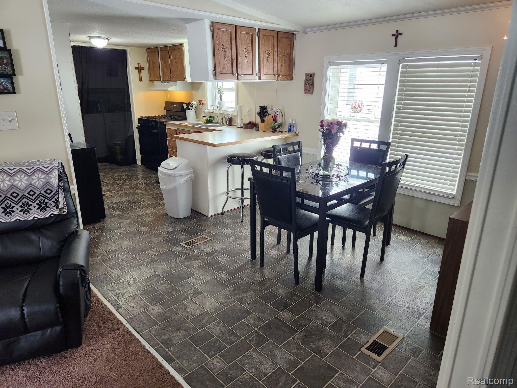 Village Of Clarkston City, Michigan 48348, United States, 3 Bedrooms Bedrooms, ,2 BathroomsBathrooms,Residential,Active,138244