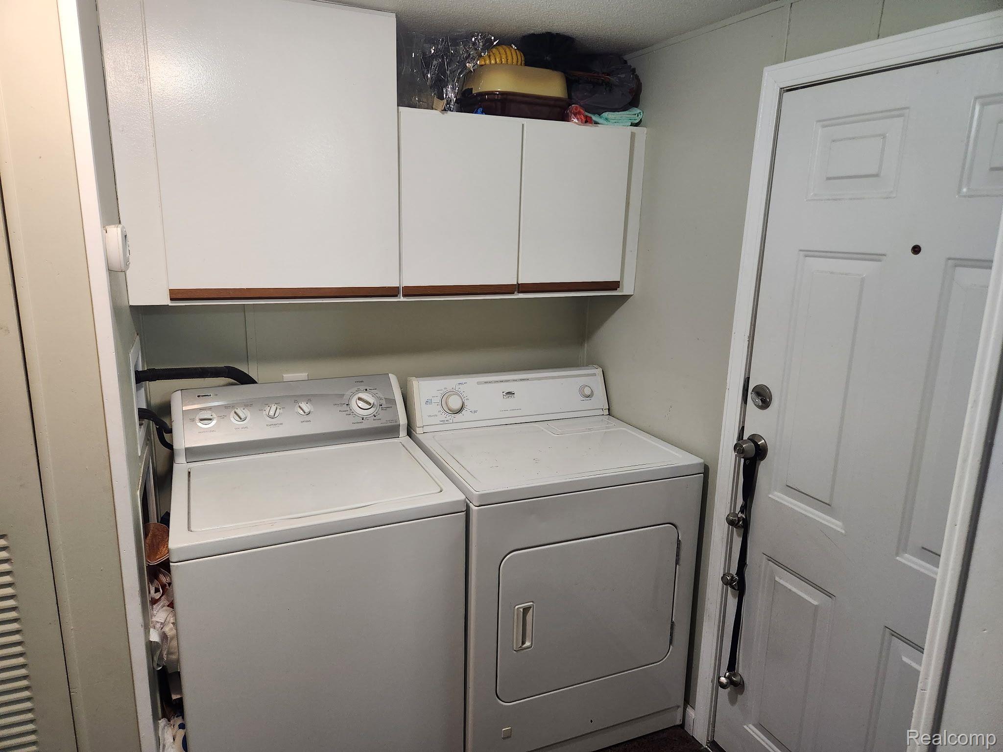 Village Of Clarkston City, Michigan 48348, United States, 3 Bedrooms Bedrooms, ,2 BathroomsBathrooms,Residential,Active,138244