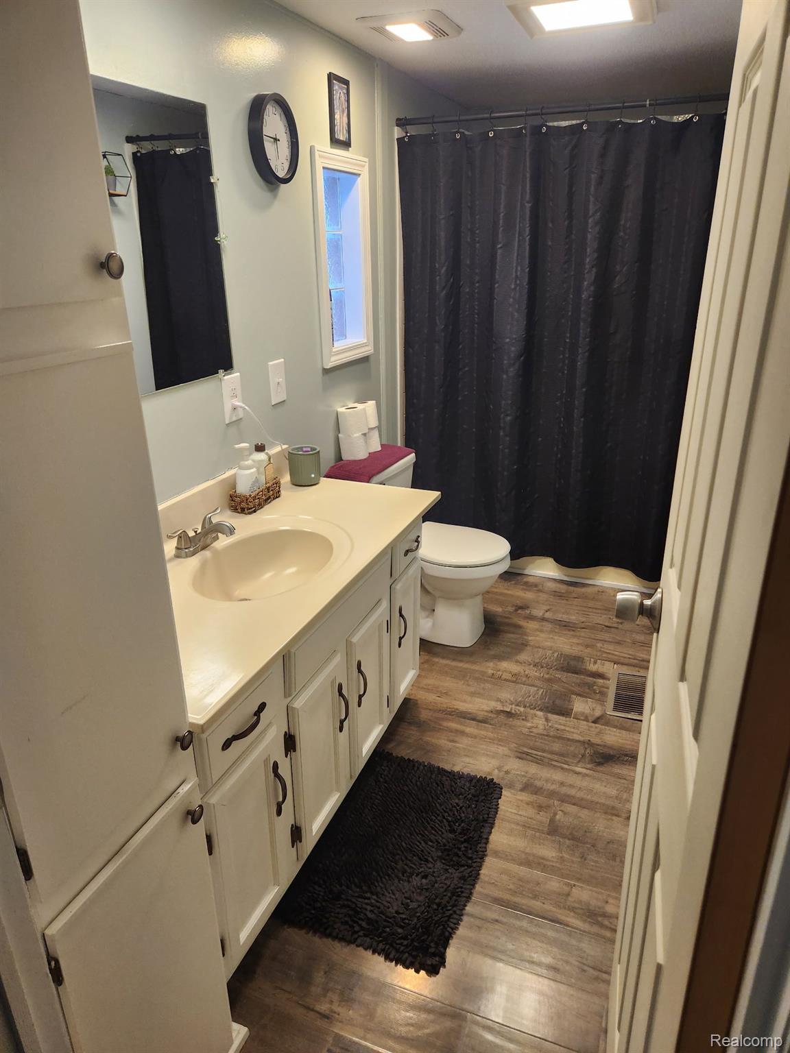 Village Of Clarkston City, Michigan 48348, United States, 3 Bedrooms Bedrooms, ,2 BathroomsBathrooms,Residential,Active,138244