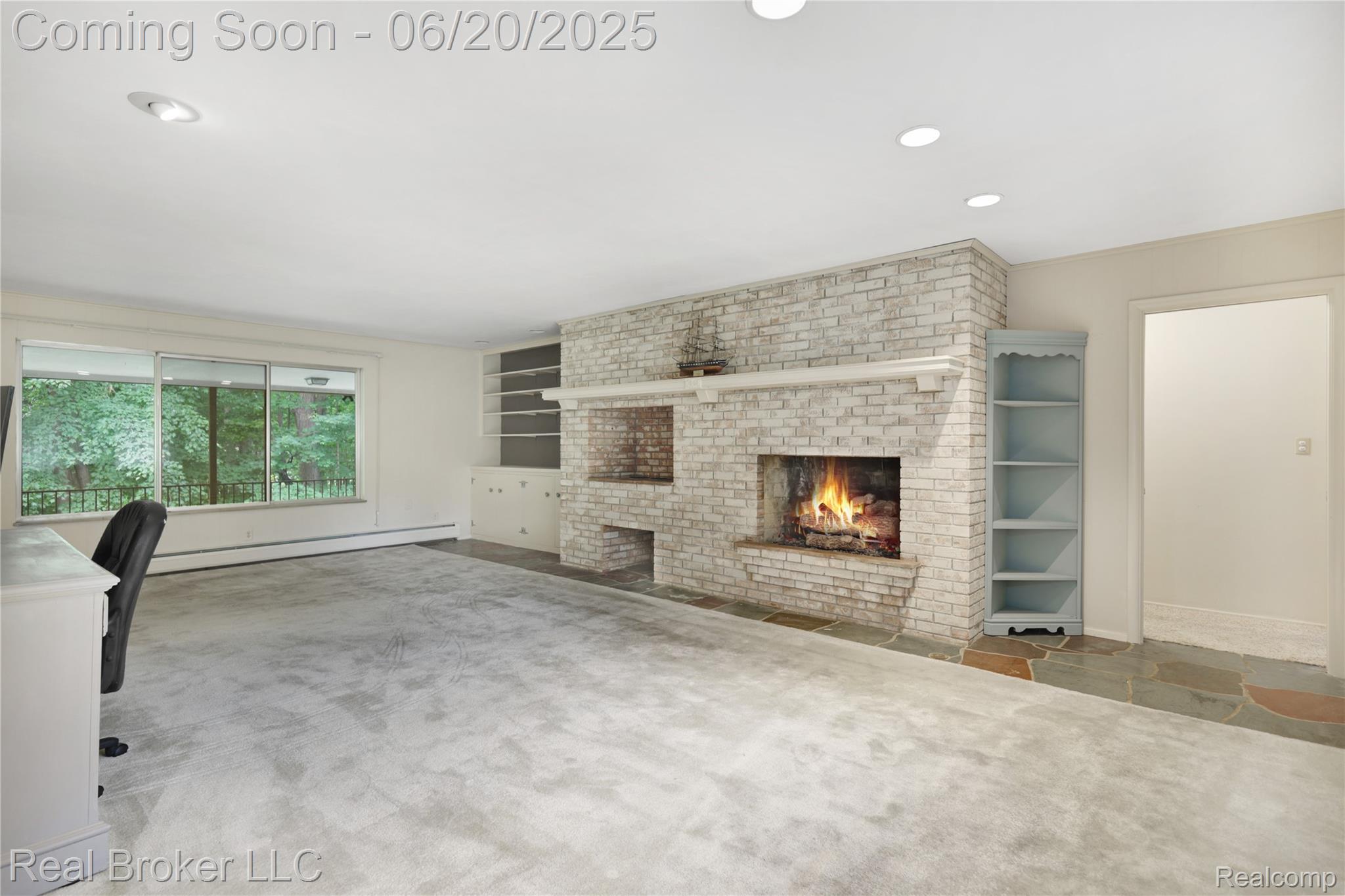 5492 N Sycamore Drive